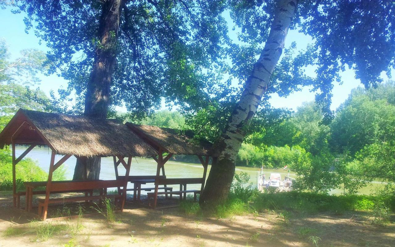 Elo Tisza Vendeghaz Ξενοδοχείο Nagykoru Εξωτερικό φωτογραφία